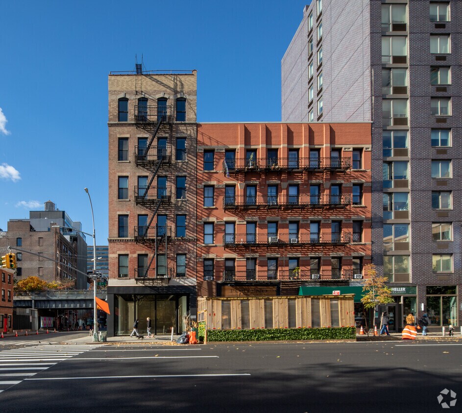 Foto del edificio - 297 10th Ave
