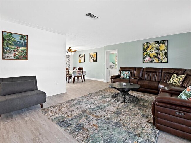 Foto del edificio - 7348 Biltmore Dr