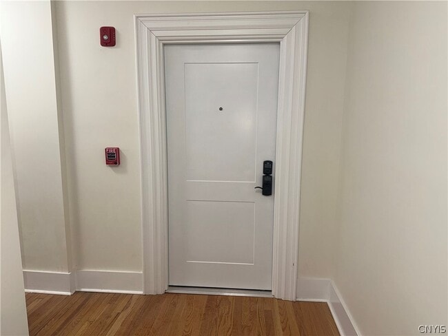 Building Photo - 109 Main St