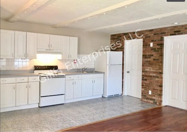 Building Photo - 2819 McKinley Rd
