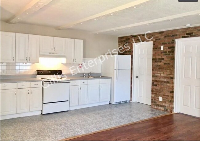 Building Photo - 2819 McKinley Rd