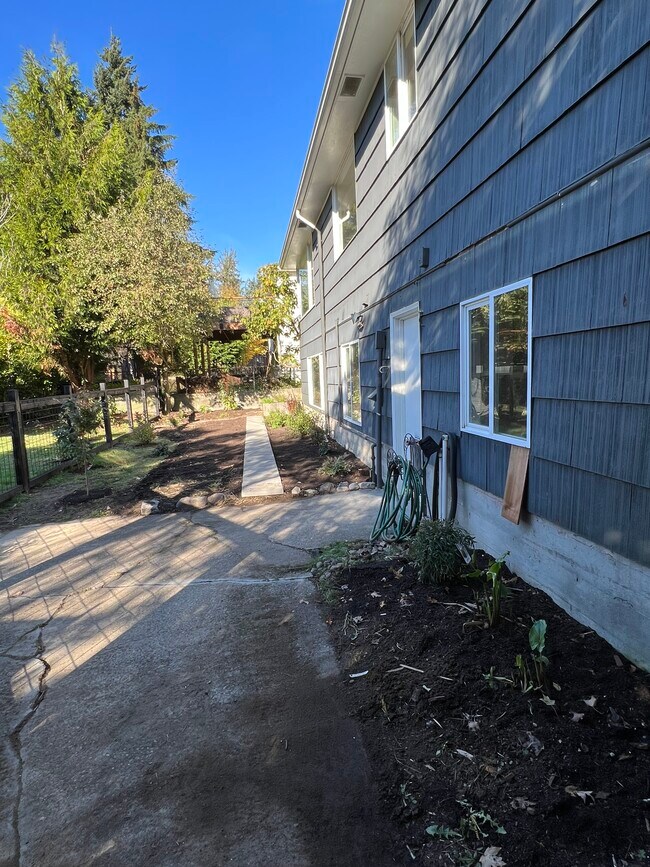 Foto del edificio - 5641 37th Ave SW