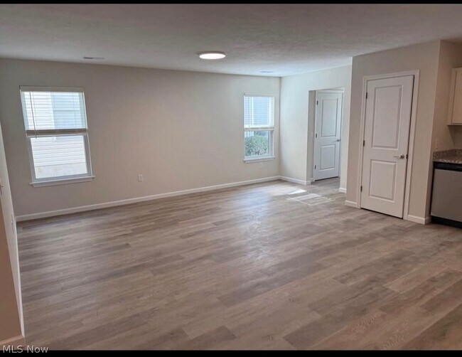 Foto del edificio - 6401 Forest Park Dr
