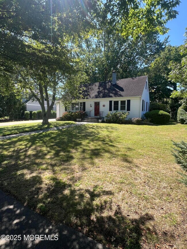 Foto del edificio - 308 Buttermere Ave