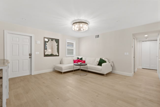 Foto del edificio - 1155 Sandpiper St