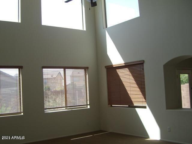 Foto del edificio - 73 W Castle Rock Rd