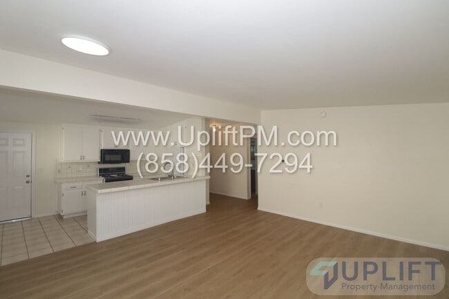 Foto del edificio - Beautiful 3 Bed, 2 Bath Home with Large Yard in Imperial Beach