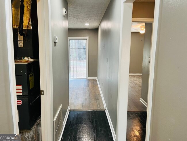 Foto del edificio - 142 Summerwood Dr