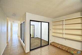 Building Photo - 736 Summerwood Dr