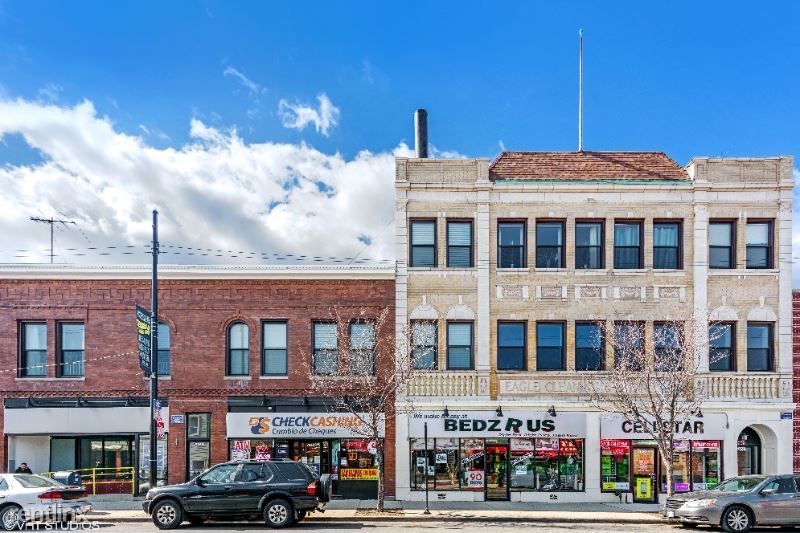 Primary Photo - 7064 N Clark St