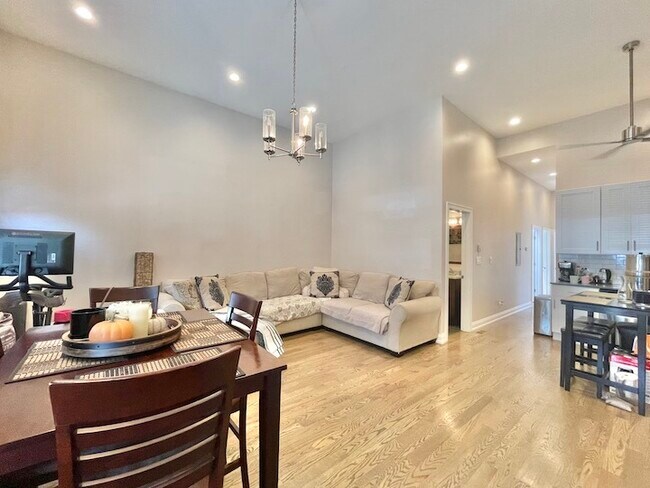 Foto del edificio - 2135 W 19th St