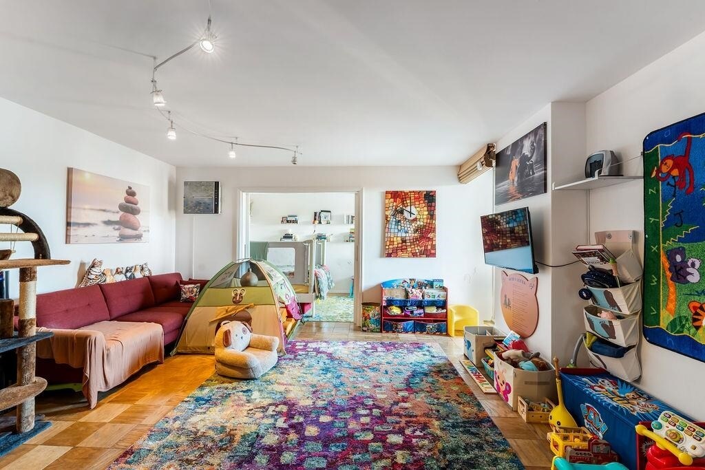 Foto principal - 6040 JFK Blvd E