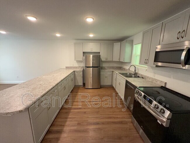 Foto del edificio - 5098 Bruner St
