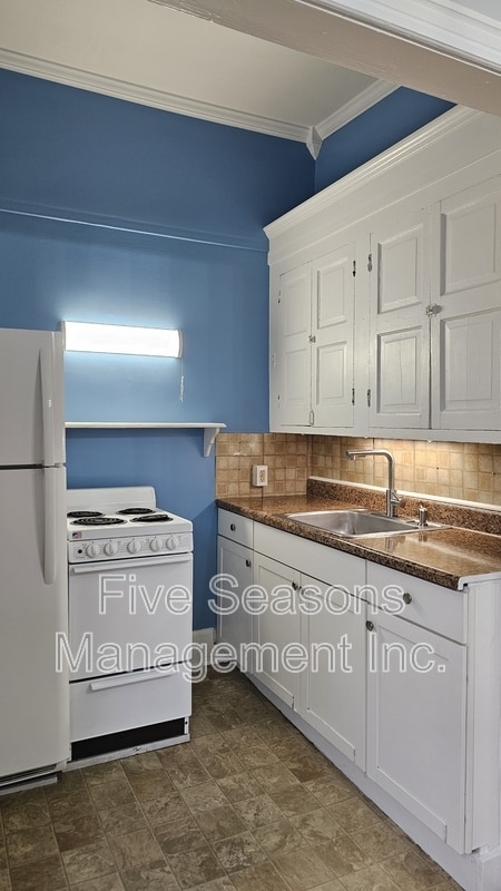 Building Photo - 25 Intervale Ave