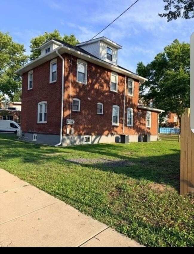 Photo - 313 Delaware Ave (Palmyra, NJ) Apartment