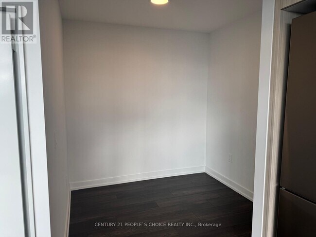 Building Photo - 801 The Queensway