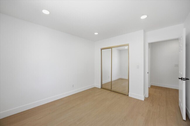 Building Photo - 1040 Gardena