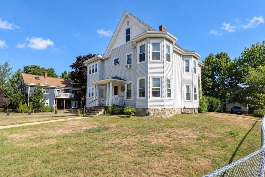 Photo - 381 Lincoln Avenue