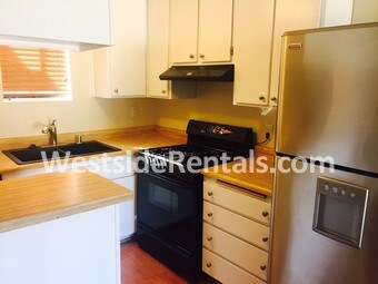Foto principal - 4506 Saugus Ave