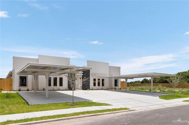 Foto del edificio - 15 Summerland Ln