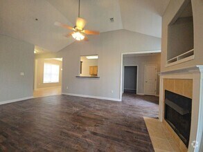 Building Photo - 8824 Glen Cir