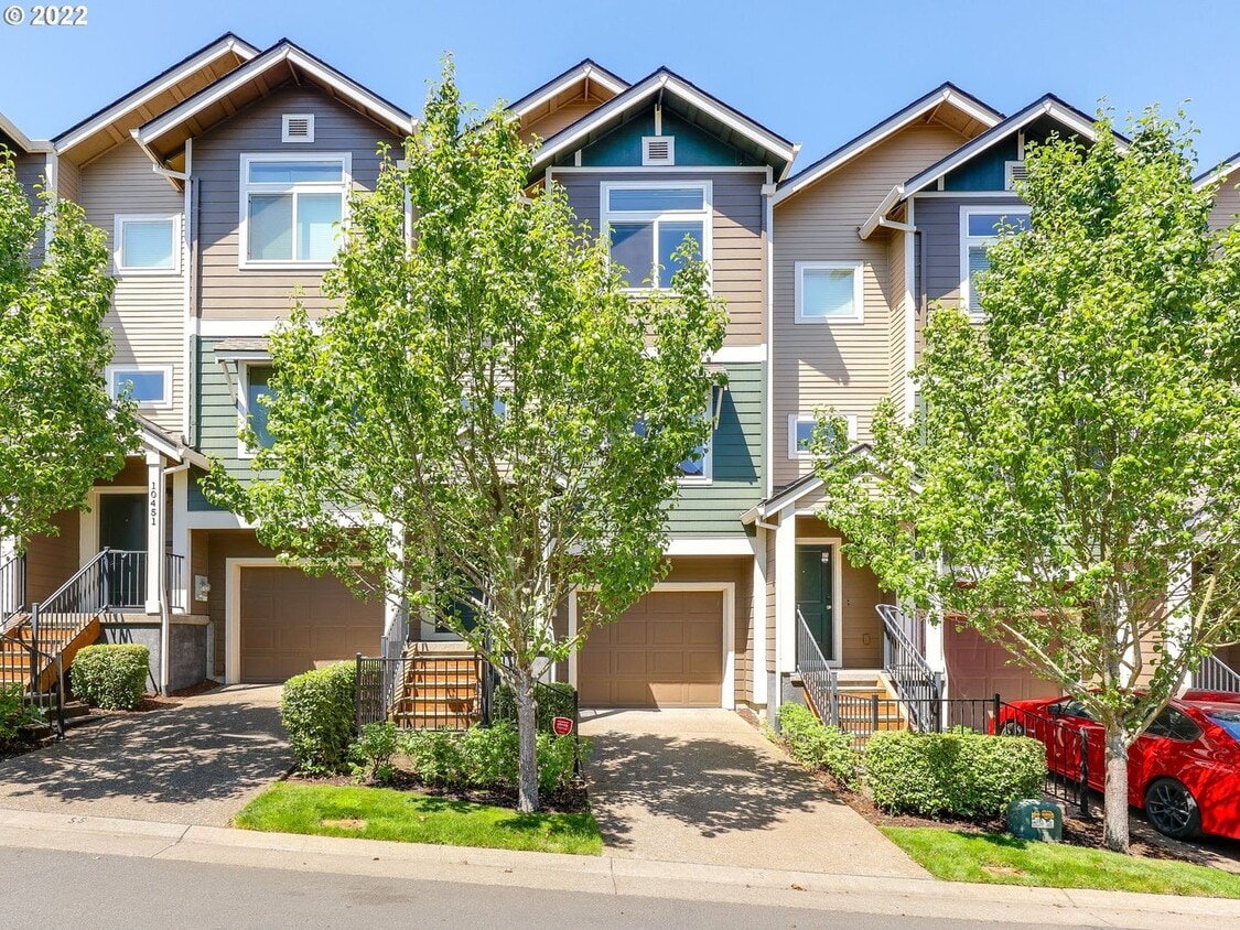 Immaculate 2-Bedroom Townhome in Tanasbourne with Smart Upgrades & High-End Finishes! - Immaculate 2-Bedroom Townhome in Tanasbourne with Smart Upgrades & High-End Finishes!