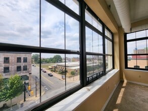 Building Photo - 1401 State St