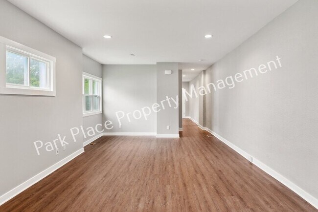 Foto del edificio - 819 Parkway Ave