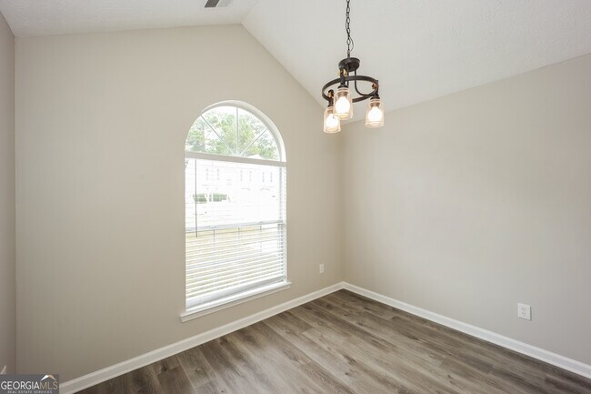 Building Photo - 7911 Woodlake Dr