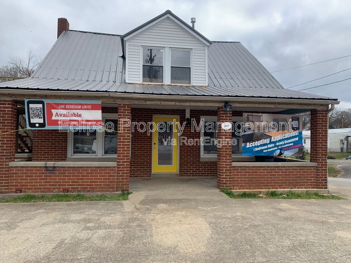 Primary Photo - 202 N Main St