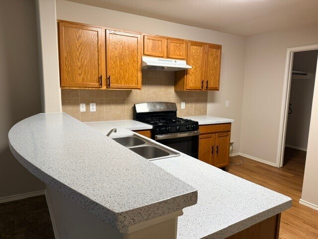 Foto del edificio - 8227 Wainwright Way