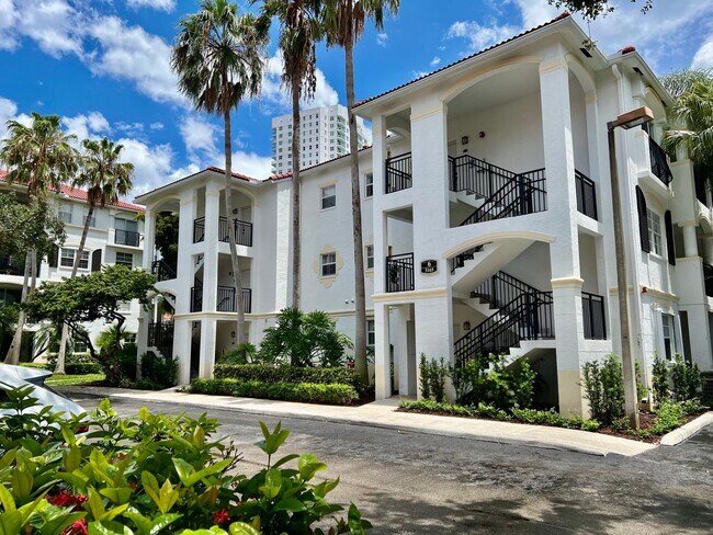 Foto del edificio - 3165 NE 184th St