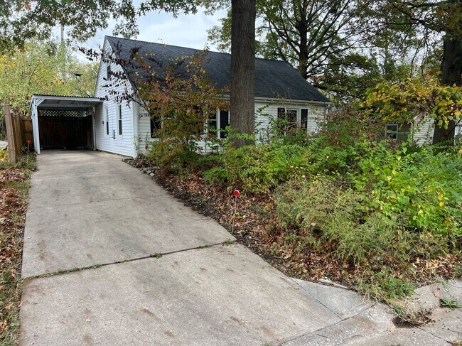 Building Photo - 2 bedroom, 1 bathroom single family home