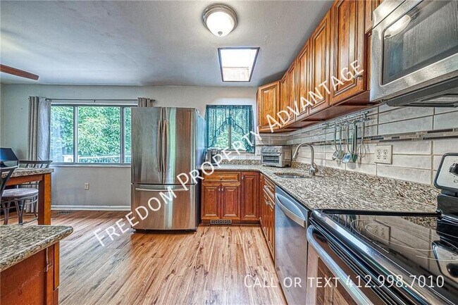 Foto del edificio - 103 Buttercup Dr