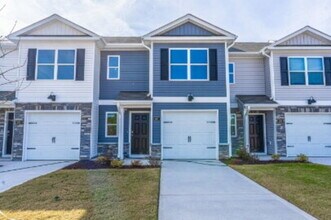 Building Photo - 207 Maddox Dr