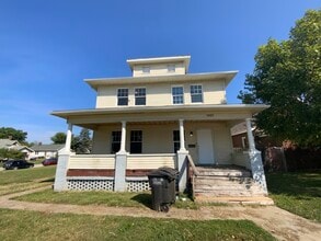 Building Photo - 1003 E Main St