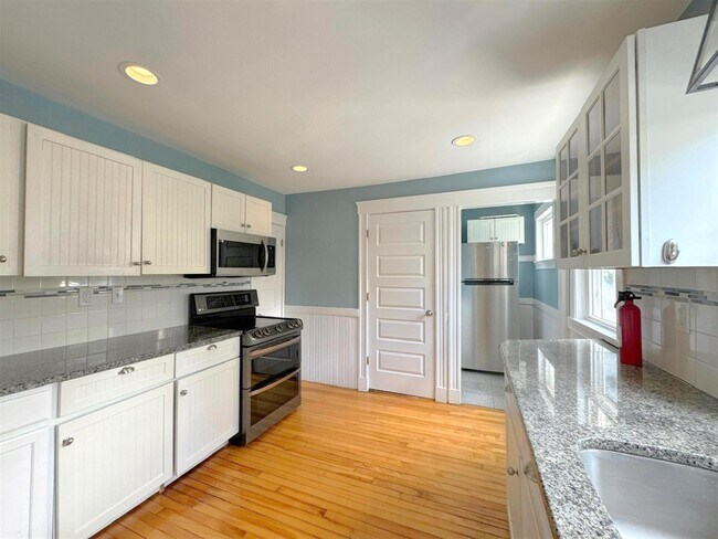 Building Photo - 9 Gordon St