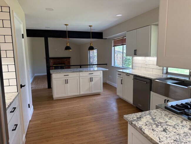 Foto del edificio - Stunning Cheyenne Mountain 4 Bedroom Home