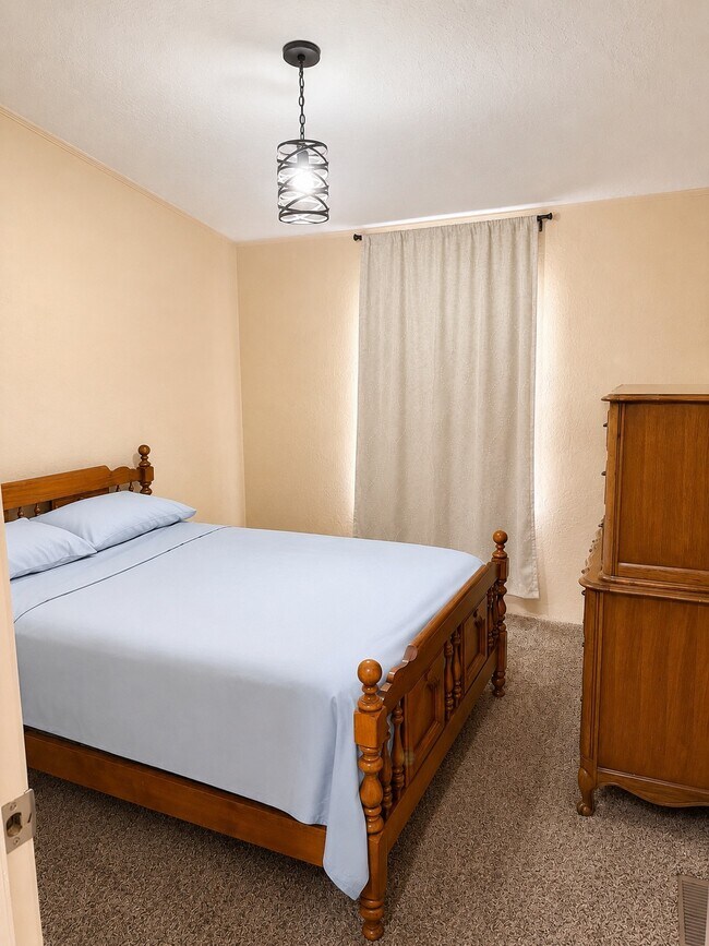 Foto del edificio - 1320 N Fairgrounds Rd