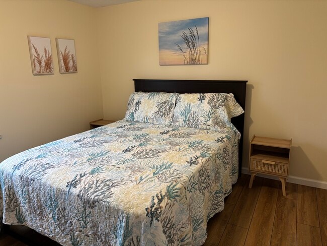 Building Photo - 10251 Spinnaker Run