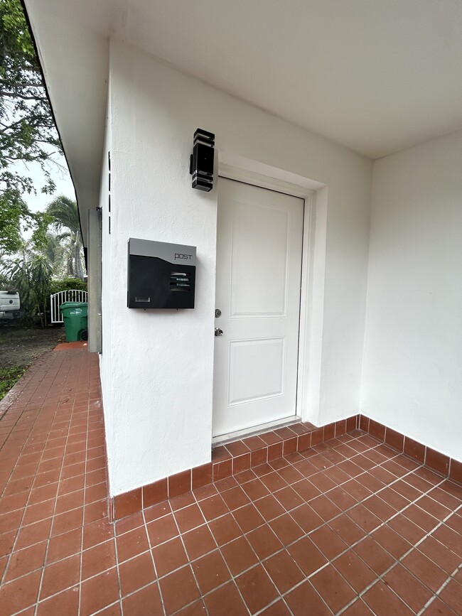 Building Photo - 6001 SW 116th Ave