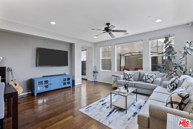 Building Photo - 28285 N Via Sonata Dr