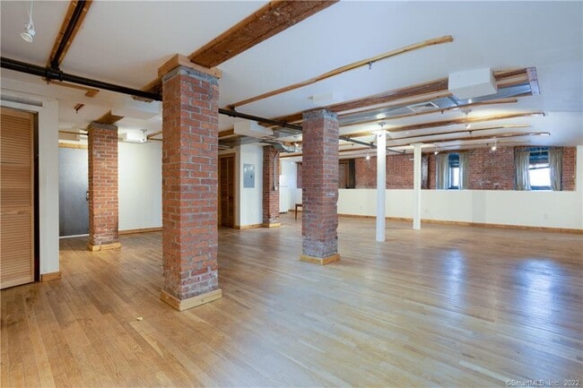 Building Photo - 325 Lafayette St