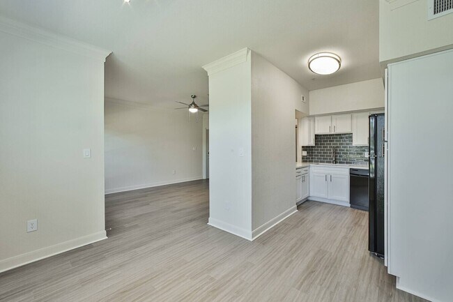 Photo - Get Up to 3 Weeks Free – Plus an Exclusive... Apartment