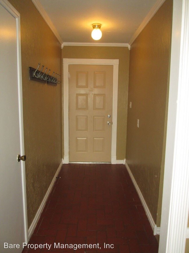 Building Photo - 3 br, 1.5 bath House - 1428 Princeton Circle