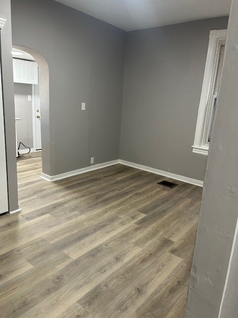 Foto del edificio - 217 Parker Ave