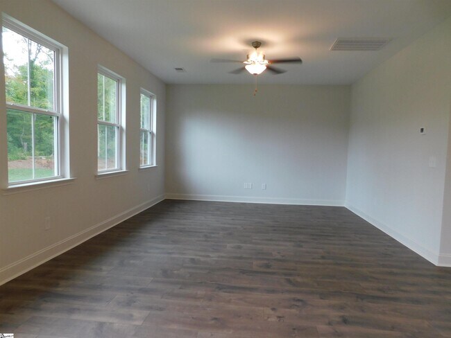Building Photo - 115 Renwood Rd