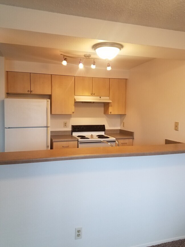 Foto del edificio - 45 NE Torval Canyon Rd