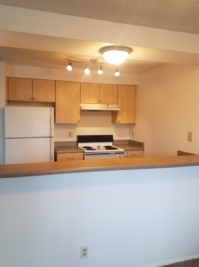 Building Photo - 45 NE Torval Canyon Rd