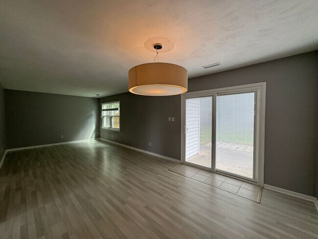 Building Photo - Welcome to this charming 3 bedroom "ASK AB...